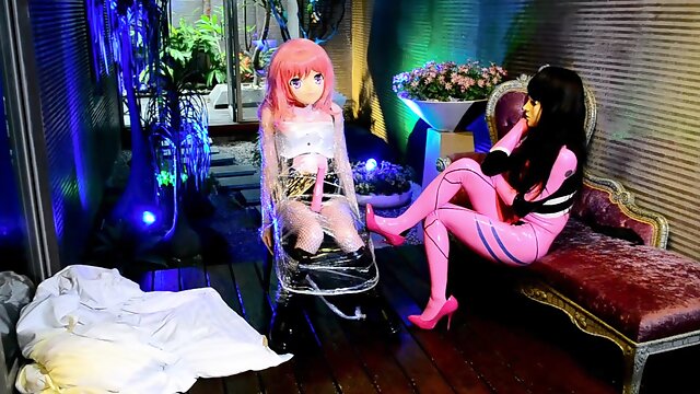 레즈비언, 여군, 발