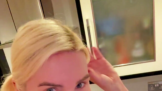 Titty Tuesday 34jj Juicy Juggs Red Lips 6 Jan