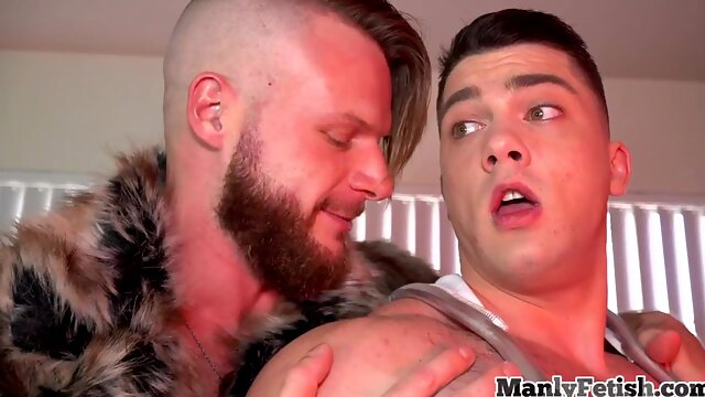 Mesmerized crossdresser stud rimmed and banged by top jock