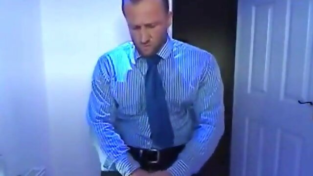 Empresário Barbudo: Punheta Solo Amadora 2