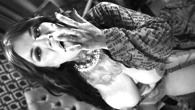 Cunning Sabien DeMonia - shaved smut - AltErotic