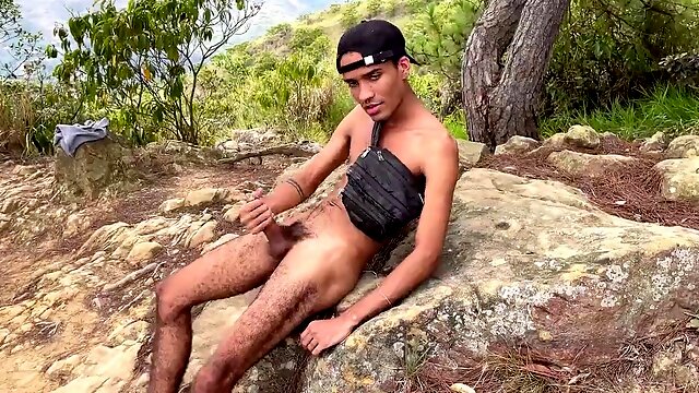 Outdoor fun in the mountains with a hairy guy giving a sensual blow-job to Vergar4_Daviid