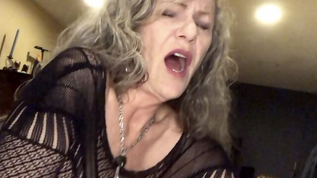 Ζευγαρια, Γιαγιά