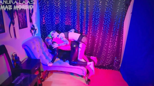 Chevillage, Latex, Gode Ceinture