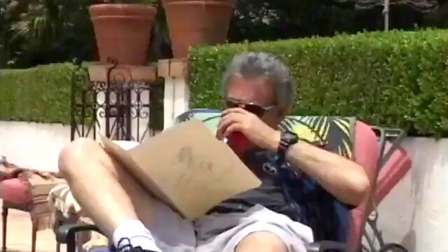 She loves getting her asshole pounded by the pool ft. Hannah Harper: Blowjob, Cowgirl  Big Tits Porn