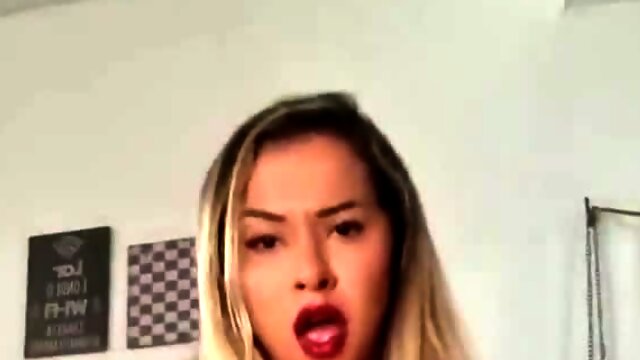 Ela tem a beleza e o pau perfeitos