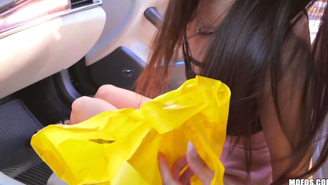 Kısa Saç, 18, Araba, Doğal