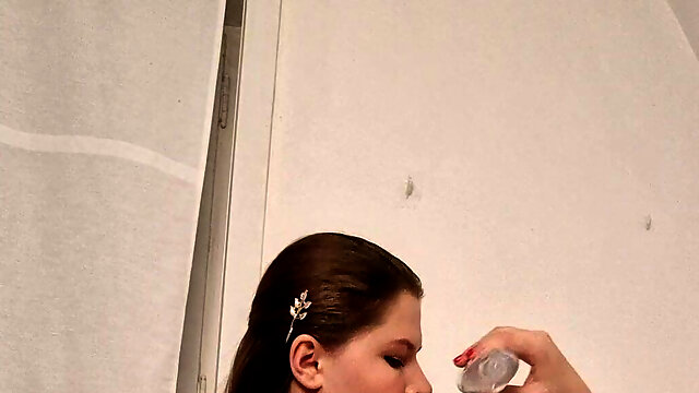 Seins Flasques, Fessée