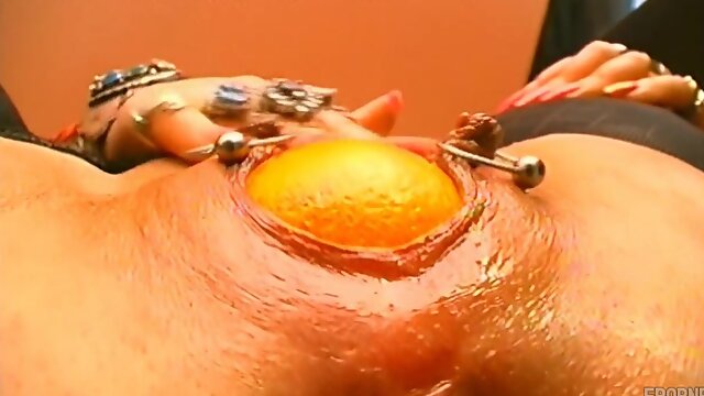 Mature, Masturbation