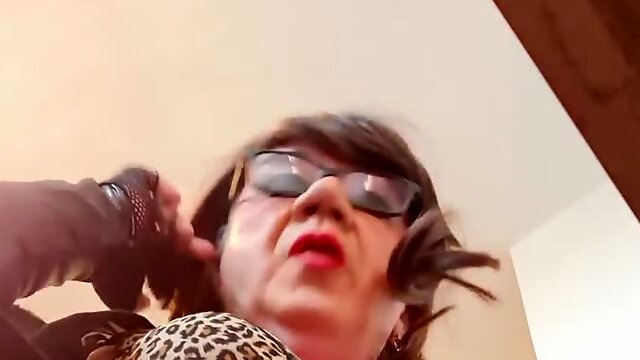 Crossdresser, Mature