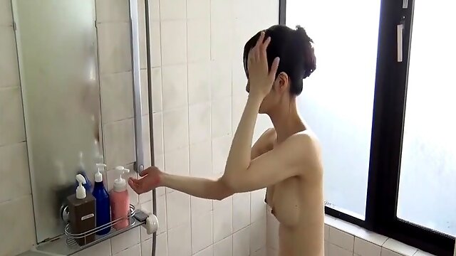 Aasialainen, Kiinalaisia, Kolmistaan