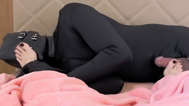 Goddess Elisa - A Cold Day