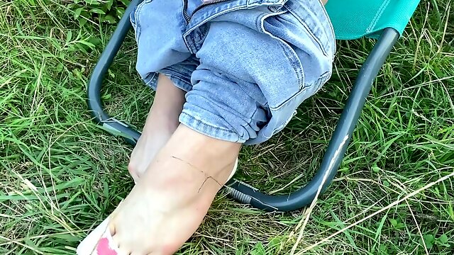 Pissing, Shemale, Outdoor, Public, Sissy, Feet, Solo