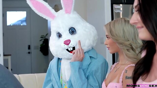 Emma Rosie, Whitney Oc - I Might As Well Teach You To Handle Egg - Threesome