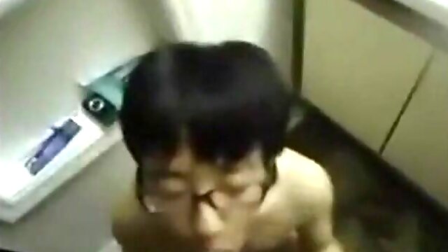 Twink Blows in the Bathroom: Asian Amateur Action