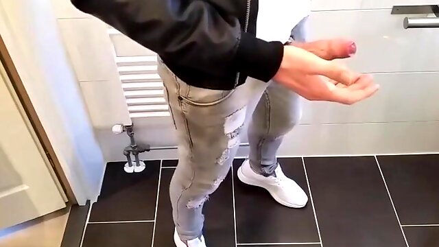 Amateur Web cam Hand job with a Phat Manmeat