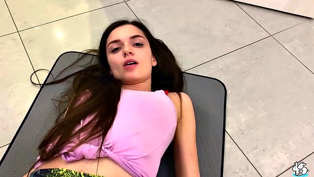 Йога, Дрочит Руками