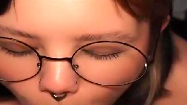 Langt Ned I Halsen, Teen