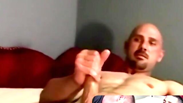 JoeSchmoeXXX.com - Hetero jock gets blow-job 2nd time after shooting fountains with arousal