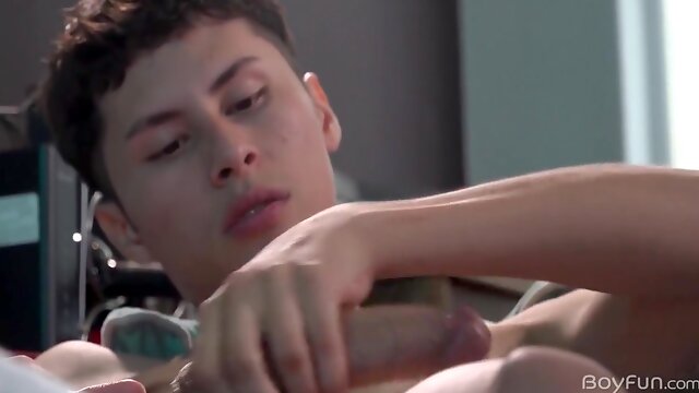 Creaming Teen 18+ Dimitri