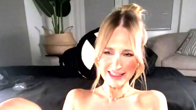 Blonde Moms Quick Masturbation on the Bed
