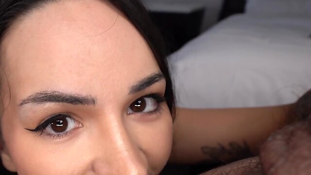 TheDickSuckers.Aviana.Violet.Bra-Bustin.Blowjob