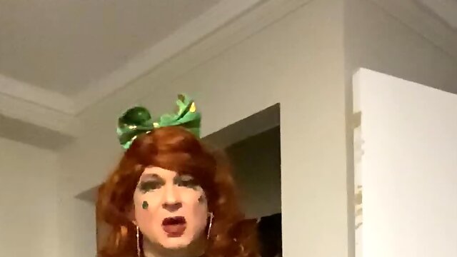 CdTina St Paddy’s slut