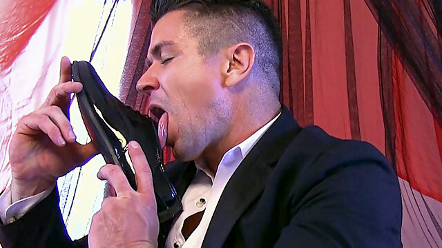 Rouge 301 - SayUncle