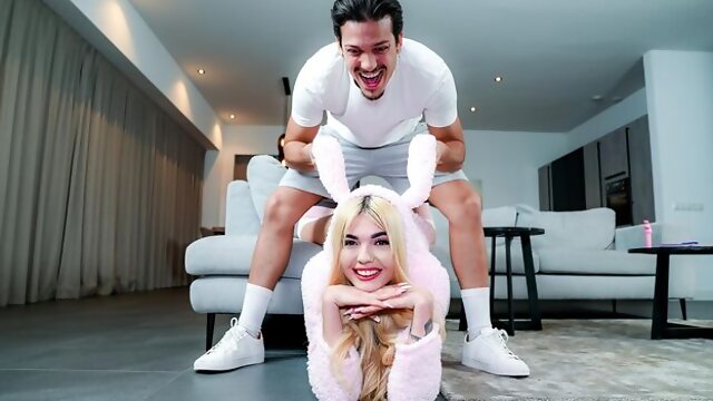 Watch ingenious Luna Bbunnys scene