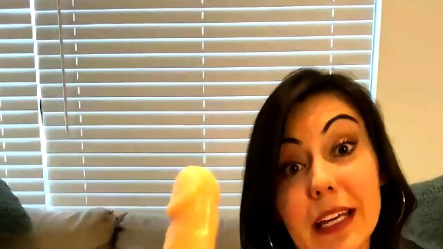 Amateur Big Boobs jerks Big Dick