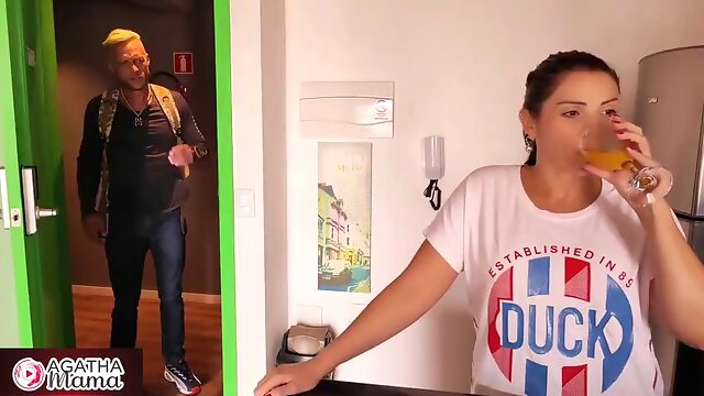 Agatha Mama in Cunhado Is Kicked Out of the House and Goes to Her Stepsister-in-laws House