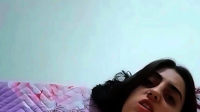 Turkish teen stretches her both holes with dildo - Solo