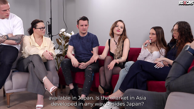 Coming Out Asian Pornstar Kwini Kim and Her New Wife Luna Evans!