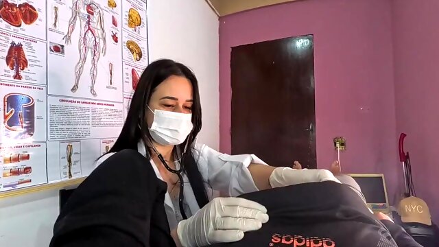 Ruskeaverikkö, Sairaanhoitaja