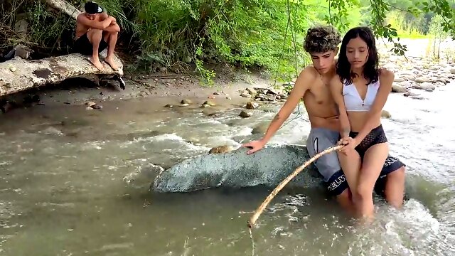 ティーンアナル, アナル, 野外