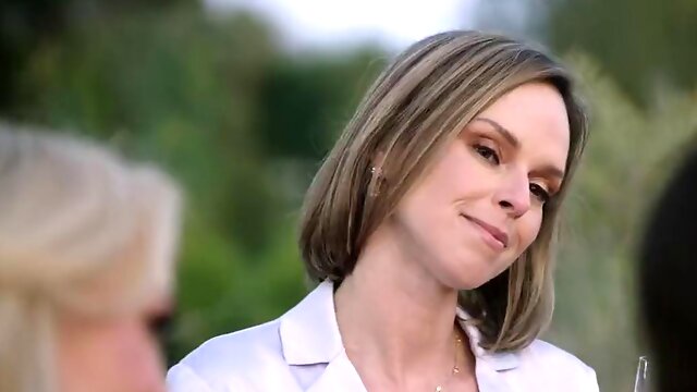 Achter De Schermen, Sexy Moeder