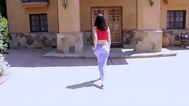 Dyked - Curious Teen (Jade Baker) Seduced By Hot MILF (Kiki Daire)