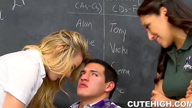 Gorgeous Classmate Fucking Popular Guy