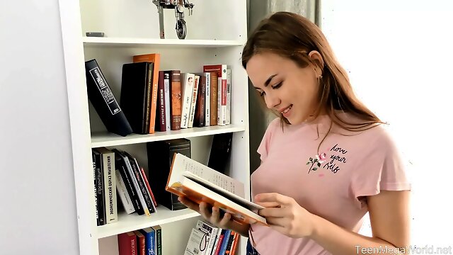 Bookworm Explores Pussy