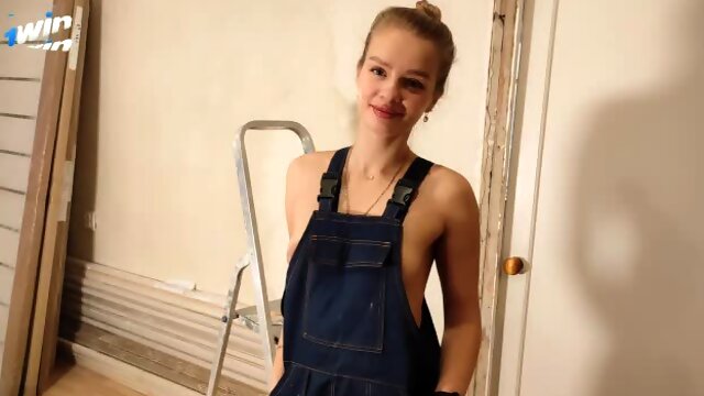 Fucked a worker for not coping with the work on time, finished on the face