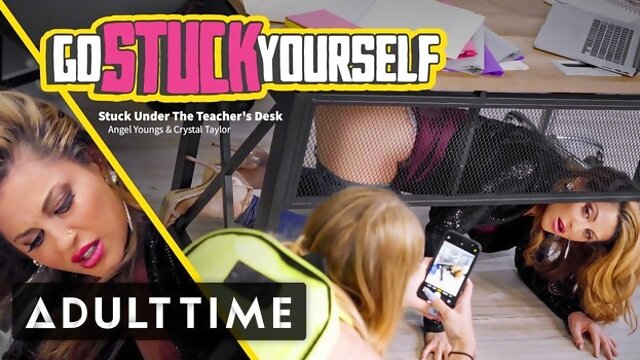 Babe Caught Her MILF Teacher Stuck Under the Desk with a Dildo !