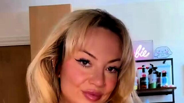 In Solitaria, Tette Grandi