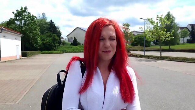 Saksalainen, Kerma Piirakka, Julkinen