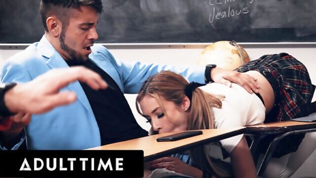 Muschi Lecken, Uniform