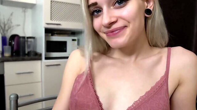 Anya, Anal