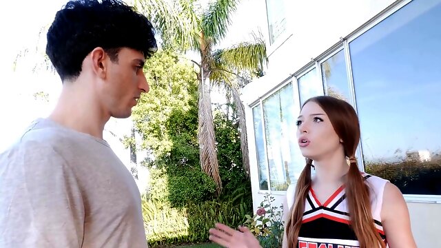 Pelo Largo, Uniforme