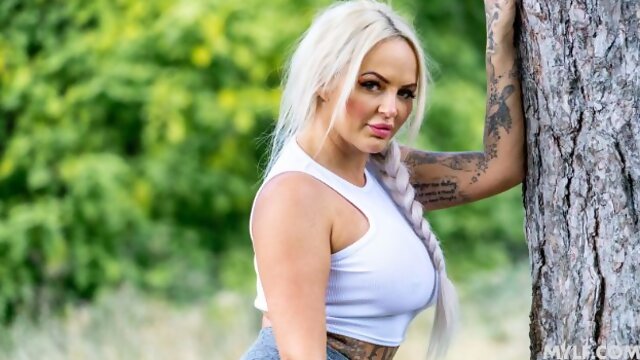 Watch fairytale Louise Lees video