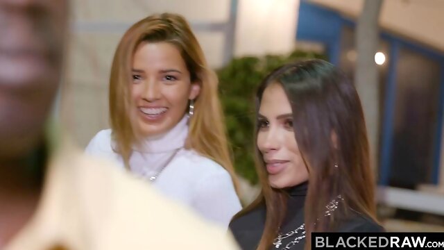 Interracial, Lesbianas, Penes Negros Grandes, Grupo De Tres