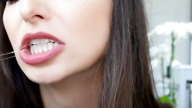 Tittar