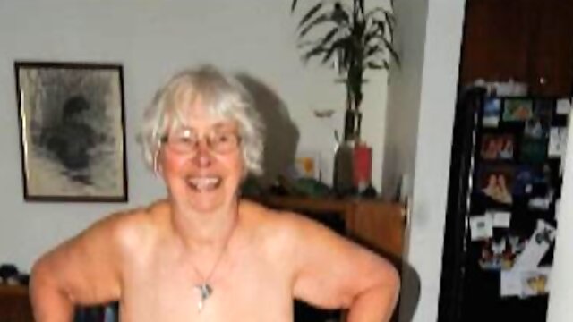 Hot Amateur Granny Pictures in Slideshow